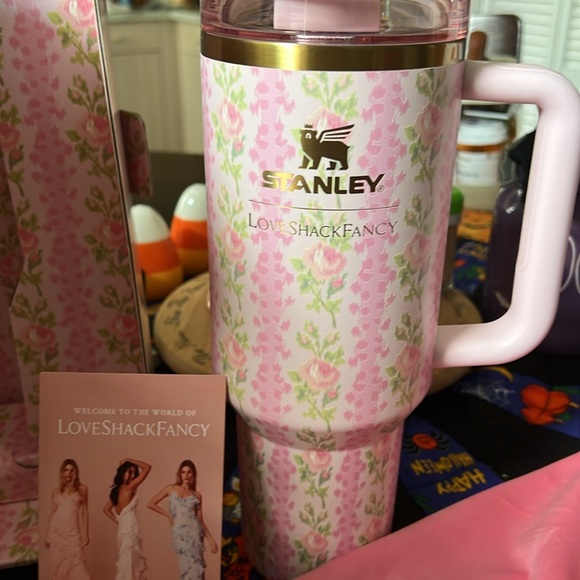 NEW LIMITED EDITION LOVE SHACK FANCY STANLEY TUMBLER 40oz - Picture 3 of 10